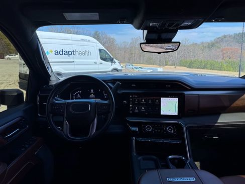 Used 2024 GMC Sierra 3500 Denali Ultimate image 17