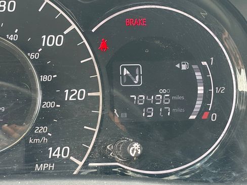Used 2018 Nissan Versa Note SV FWD image 21