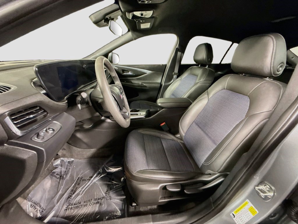 Used 2025 Buick Envista Preferred FWD image 21