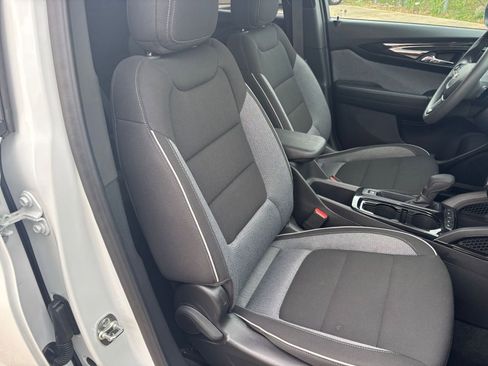 Used 2025 Chevrolet TrailBlazer LT image 34