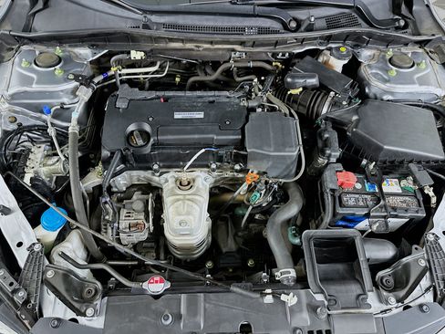 Used 2017 Honda Accord LX image 30