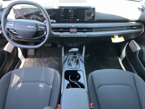 New 2026 Kia K4 LXS FWD image 3