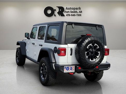 Used 2025 Jeep Wrangler Unlimited Rubicon AWD/4WD image 4
