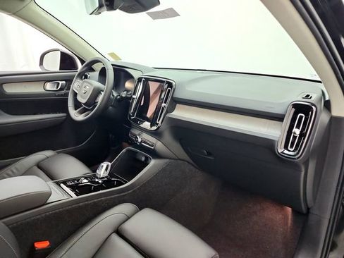 Used 2026 Volvo XC40 B5 Ultra image 17