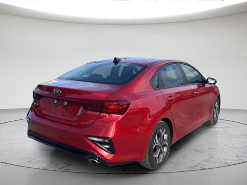 Used 2019 Kia Forte LXS FWD image 4