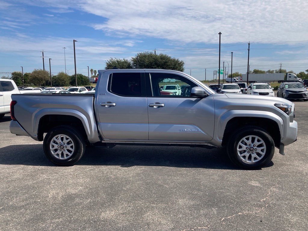 Used 2025 Toyota Tacoma 4x4 Double Cab image 4