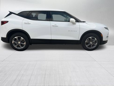 Used 2025 Chevrolet Blazer LT FWD image 5