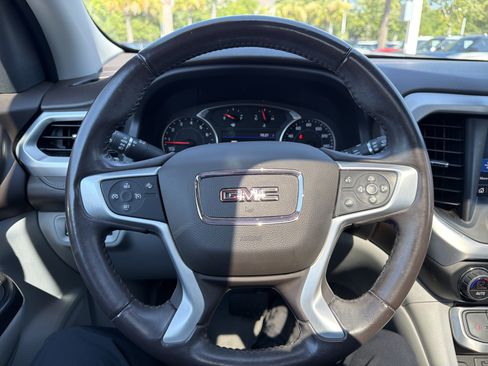 Used 2021 GMC Acadia SLT w/ Trailering Package FWD image 18