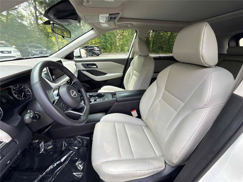 Used 2023 Nissan Rogue SV w/ SV Premium Package FWD image 11