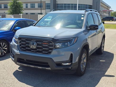 Used 2023 Honda Passport TrailSport image 6
