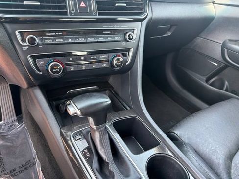 Used 2020 Kia Optima Premium FWD image 21