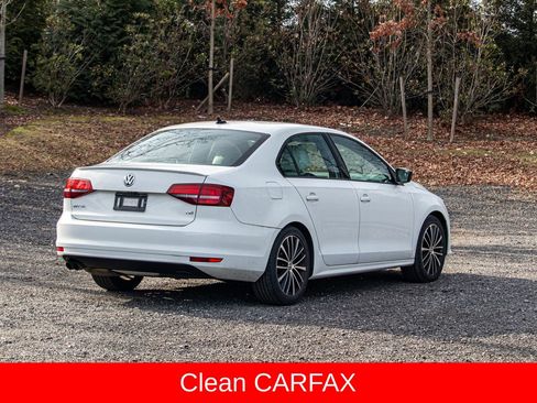 Used 2016 Volkswagen Jetta Sport image 8