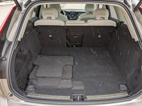 Certified 2025 Volvo XC60 T8 Ultra w/ Climate Package image 26