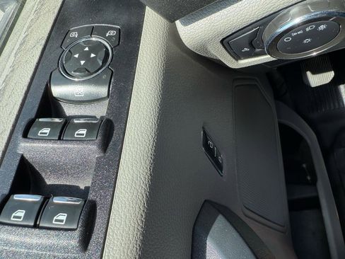 Used 2022 Ford F250 XL w/ Power Equipment Group AWD/4WD image 23