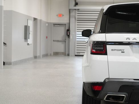 Used 2022 Land Rover Range Rover Sport HSE Silver Edition image 10