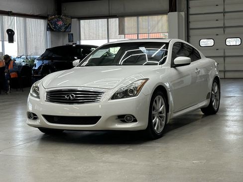 Used 2011 INFINITI G37 Journey w/ Premium Pkg image 5