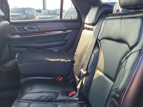 Certified 2018 Ford Explorer Platinum image 16
