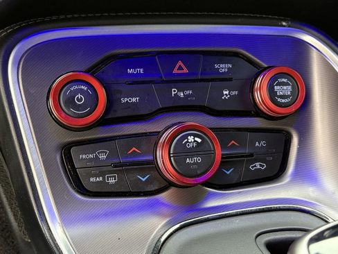 Used 2021 Dodge Challenger GT image 29