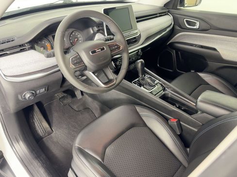 Used 2022 Jeep Compass Latitude image 4