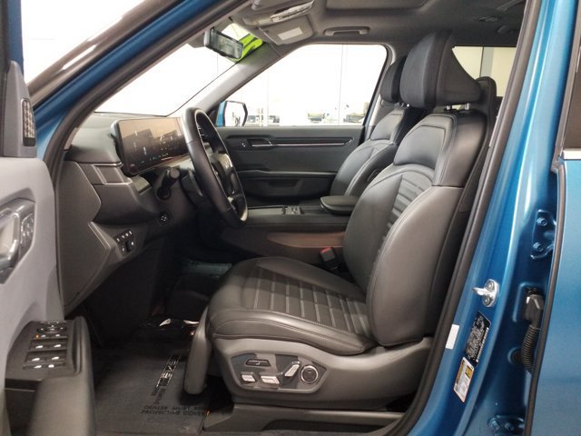 Used 2024 Kia EV9 Land AWD/4WD image 12