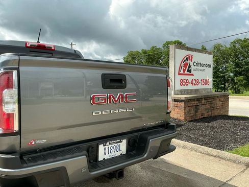 Used 2022 GMC Canyon Denali RWD image 25