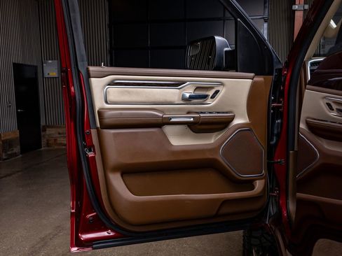 Used 2020 RAM 1500 Laramie image 36