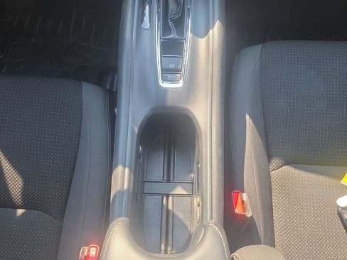 Used 2022 Honda HR-V EX image 15
