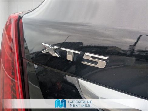 Used 2023 Cadillac XT5 Premium Luxury w/ Technology Package image 10