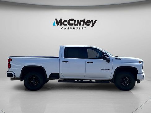 Used 2024 Chevrolet Silverado 3500 LTZ w/ LTZ Plus Package AWD/4WD image 8