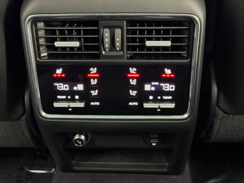 Used 2023 Porsche Cayenne S Platinum AWD/4WD image 37