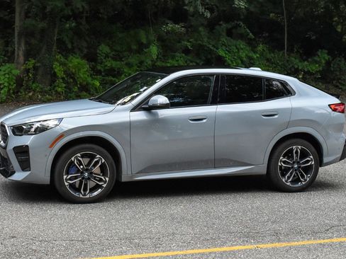 Used 2026 BMW X2 xDrive28i AWD/4WD image 3
