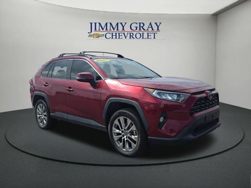 Used 2021 Toyota RAV4 XLE Premium AWD/4WD image 7