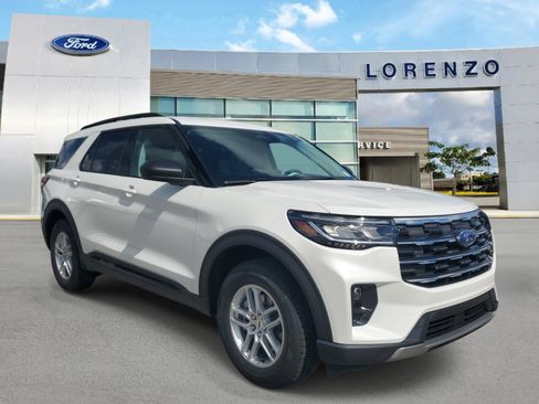 New 2026 Ford Explorer Active RWD image 3