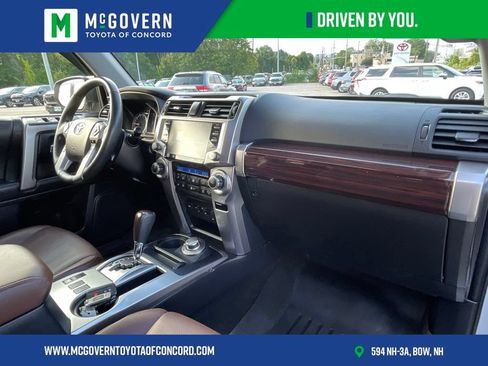 Used 2024 Toyota 4Runner Limited AWD/4WD image 31