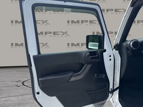 Used 2017 Jeep Wrangler Unlimited Sport w/ Connectivity Group AWD/4WD image 21