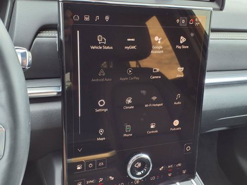 Used 2025 GMC Terrain Elevation w/ Elevation Premium Package AWD/4WD image 7