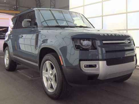 Used 2020 Land Rover Defender 110 SE AWD/4WD image 2
