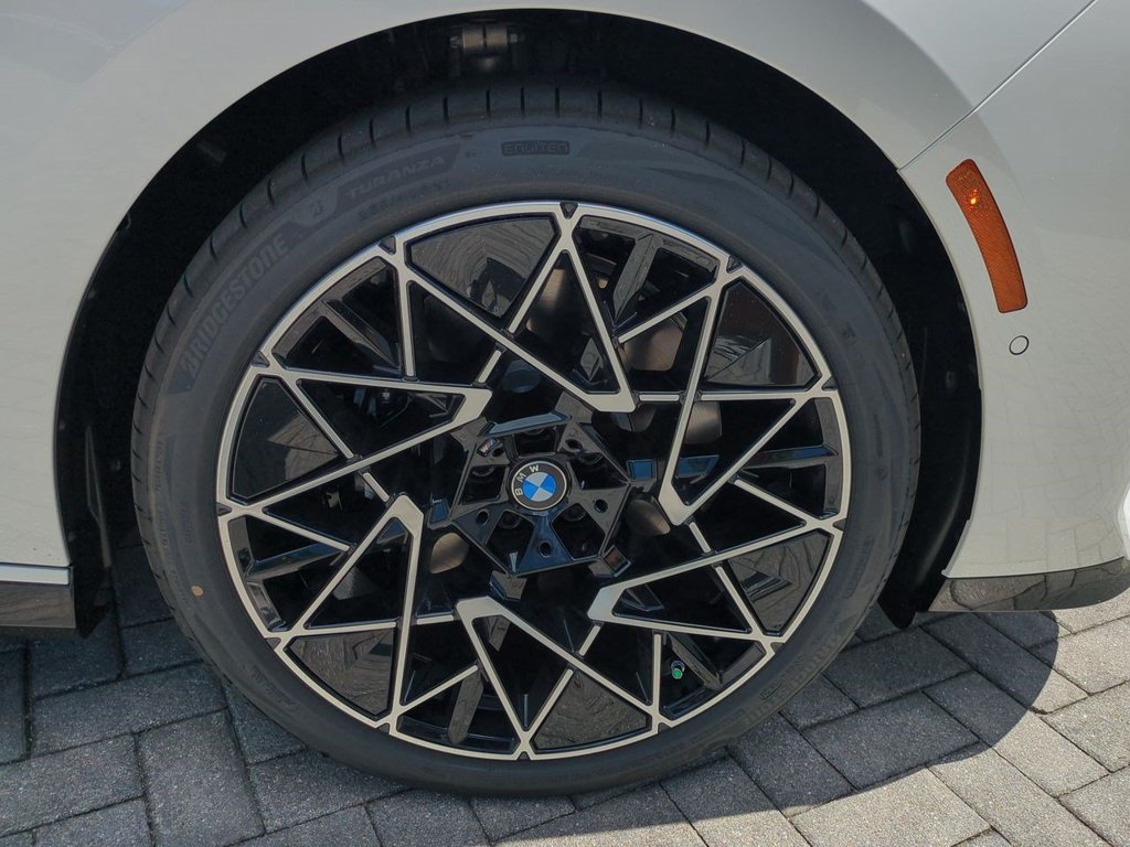 New 2027 BMW 740i RWD image 11