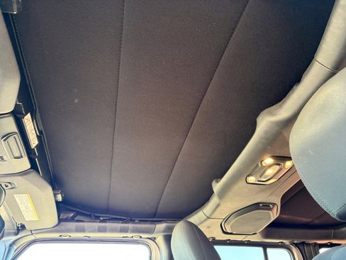 Used 2021 Jeep Wrangler Unlimited Rubicon w/ Cold Weather Group AWD/4WD image 29