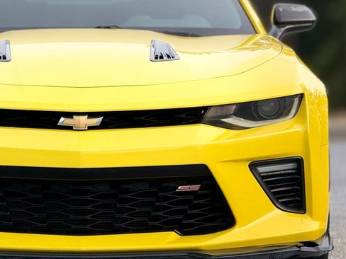 Used 2018 Chevrolet Camaro SS image 14