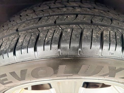 Used 2015 Land Rover Range Rover Evoque Pure Plus image 22