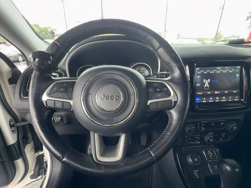 Used 2018 Jeep Compass Limited w/ Navigation Group AWD/4WD image 11