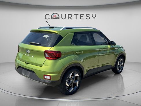 Certified 2023 Hyundai Venue SEL image 5
