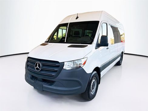 Used 2025 Mercedes-Benz Sprinter 2500 image 3