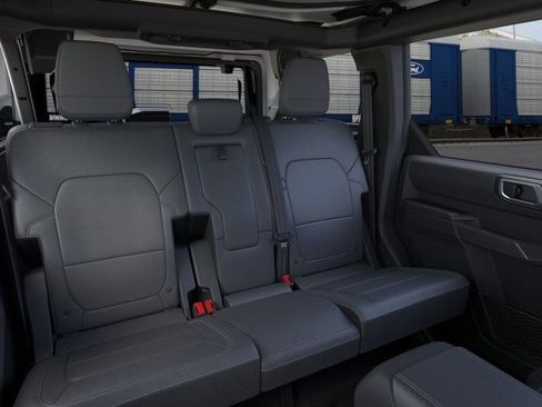 New 2025 Ford Bronco Badlands image 11