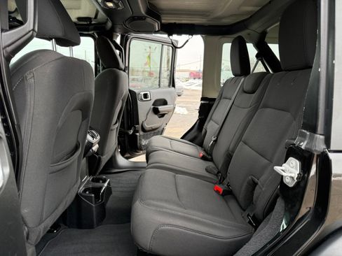 Used 2018 Jeep Wrangler Unlimited Sport S image 14