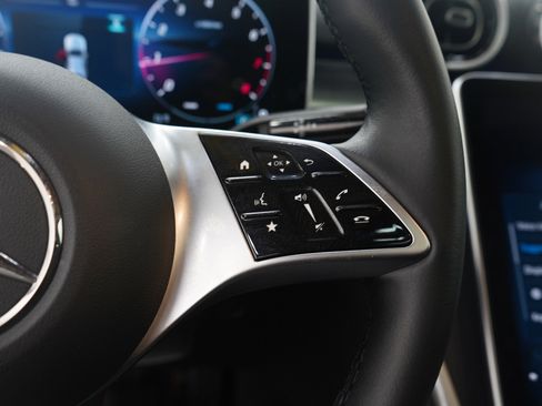 Used 2025 Mercedes-Benz C 300 4MATIC Sedan image 23