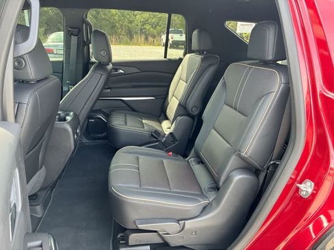 Used 2025 Chevrolet Traverse High Country w/ LPO, Floor Liner Package FWD image 25