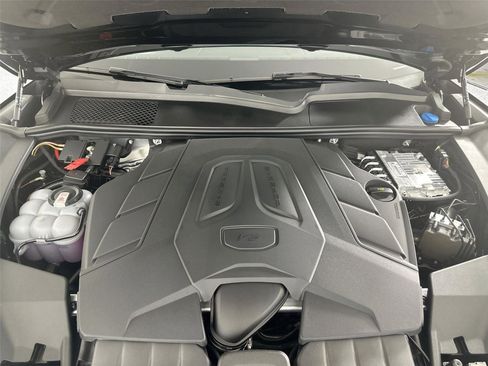 Certified 2026 Porsche Cayenne Coupe AWD/4WD image 37