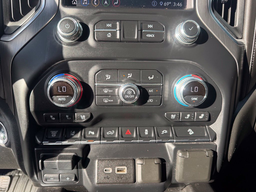 Used 2020 GMC Sierra 2500 Denali w/ Technology Package AWD/4WD image 32